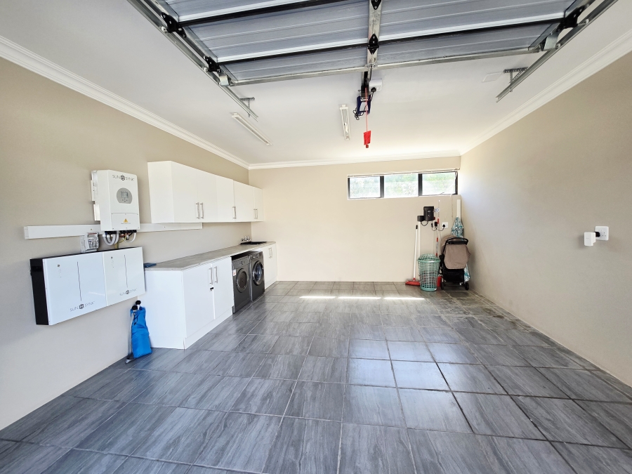 4 Bedroom Property for Sale in Kleinkrantz Western Cape